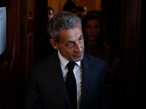 Sarkozy has to wear electronic tag after losing 